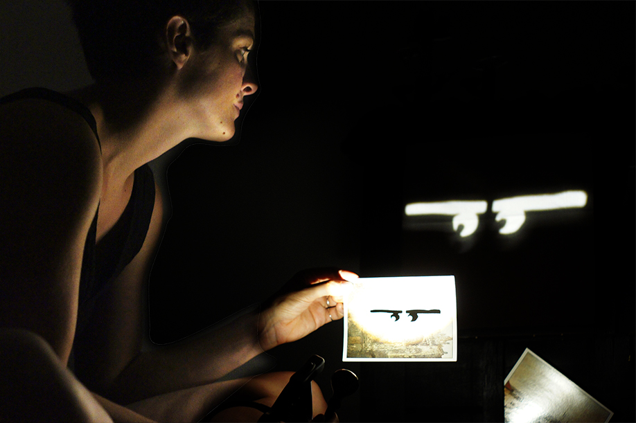 Photo d'un atelier de théâtre d'ombres de la compagnie Conte en ombres